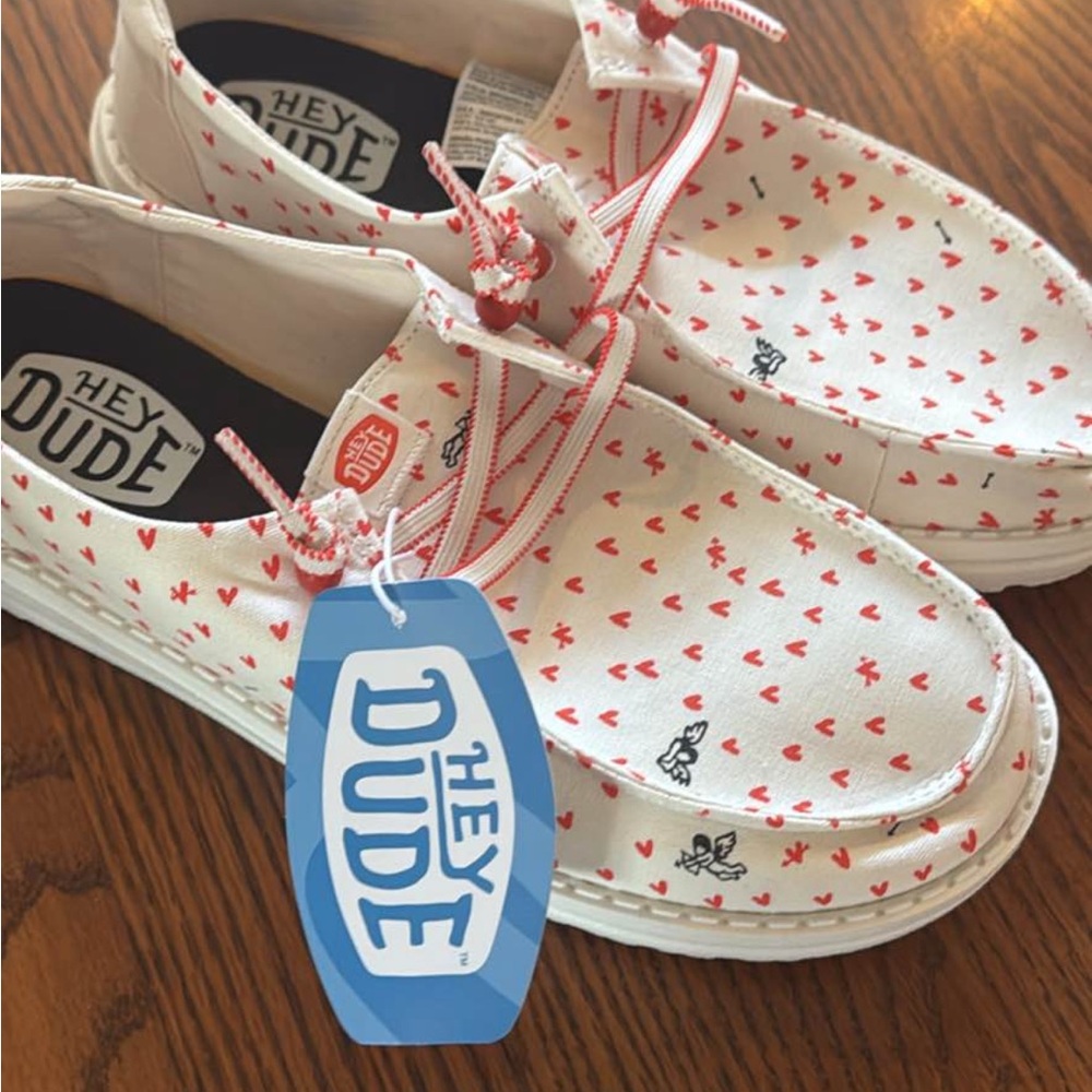 Hey Dude Wendy Hearts Women’s Shoes, SZ 10 - Picture 2 of 6